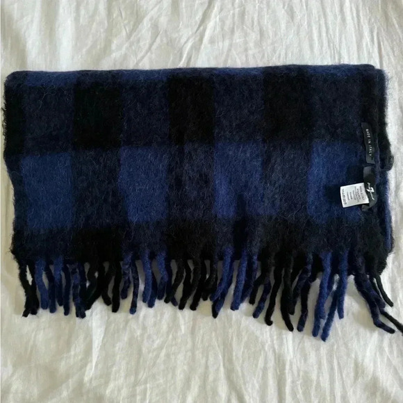 7 for All Mankind soft Wool scarf - Picture 4 of 4